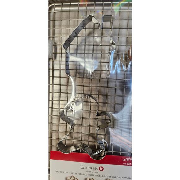 Celebrate It Christmas Gingerbread Man Baking Set New - Picture 5 of 5